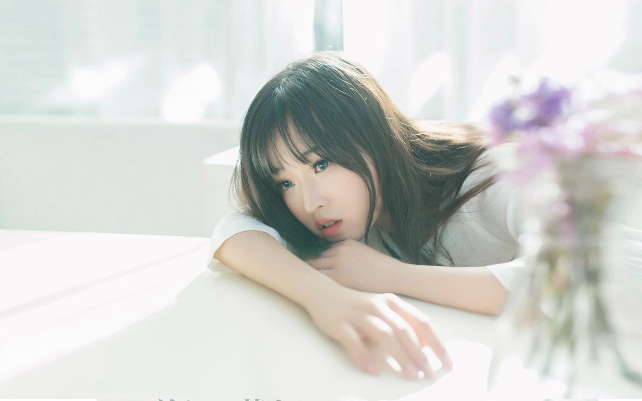 乌鲁木齐：炎炎夏日 街头音乐喷泉吸引民众消暑纳凉